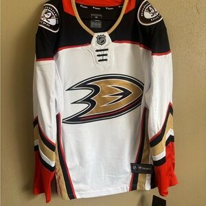 Anaheim Ducks Jersey - Large NWT